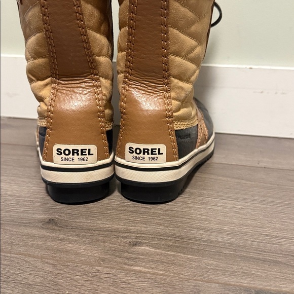 Kids Sorel Tofino II | Cream Faux Fur Lined Boots - Black & Tan - kids size 1 - Picture 2 of 7